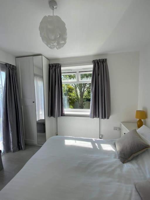 Dingley Dell - Superb Location For Truro In Private Accommodation Perranwell Εξωτερικό φωτογραφία